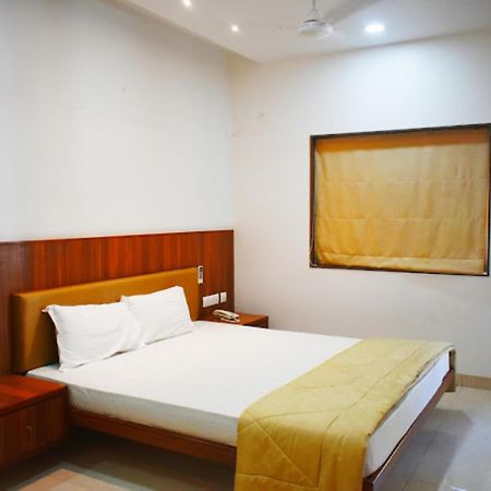 Hotel Anjali Palace Будж Екстериор снимка