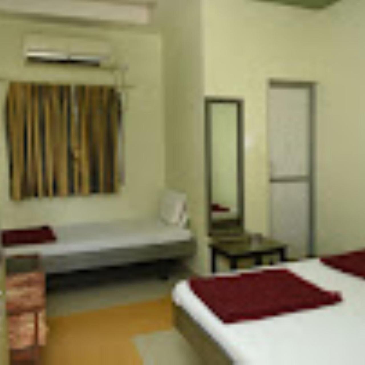 Hotel Anjali Palace Будж Екстериор снимка